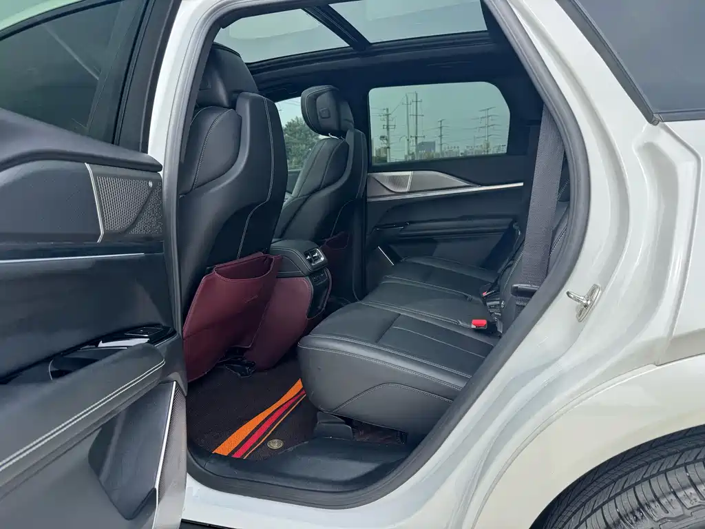 Cadillac XT5 — миниатюра 6