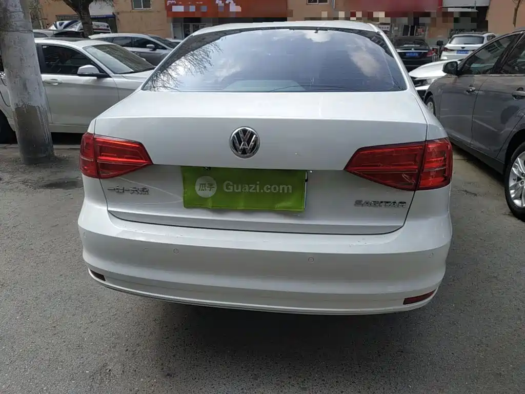 Volkswagen Sagitar 2018 1.6L AT Comfort