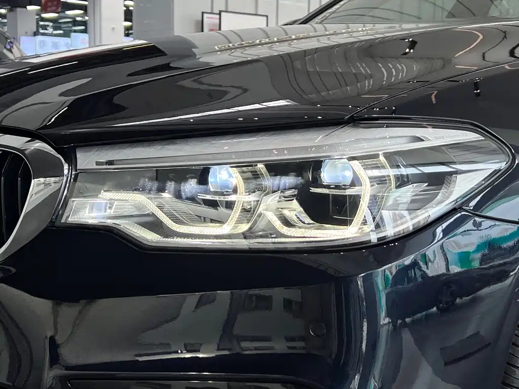 BMW 5 Series — миниатюра 29
