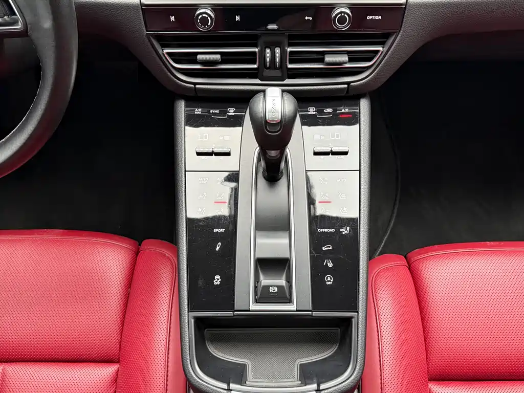 Porsche Macan — миниатюра 16