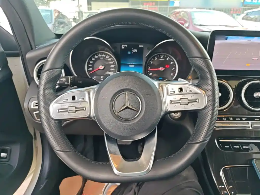 Mercedes-Benz C-Class — миниатюра 11
