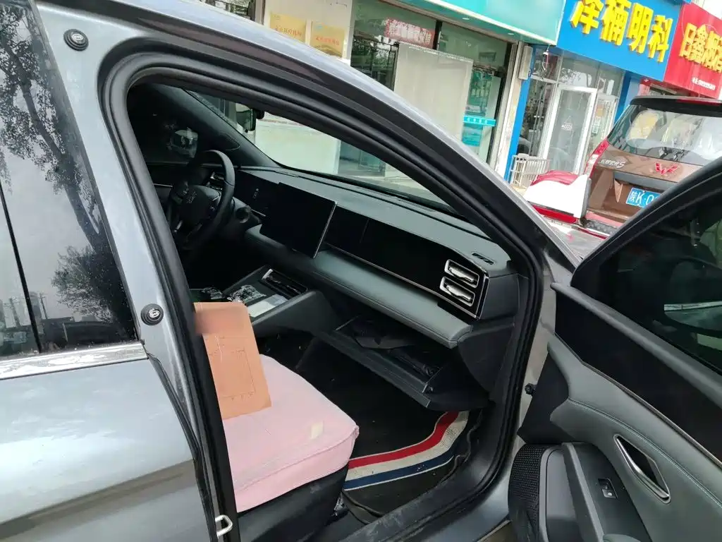 BYD Qin L — миниатюра 19