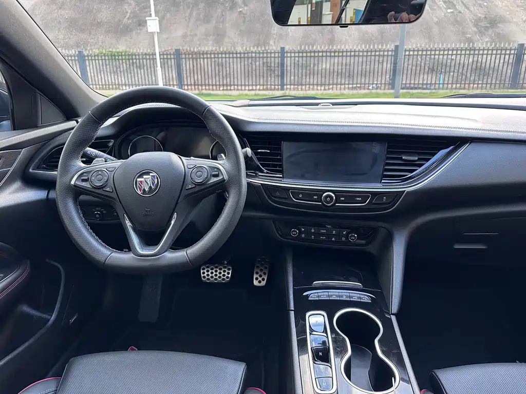 Buick Regal — миниатюра 12
