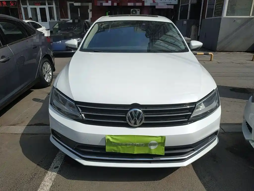 Volkswagen Sagitar 2018 1.6L AT Comfort