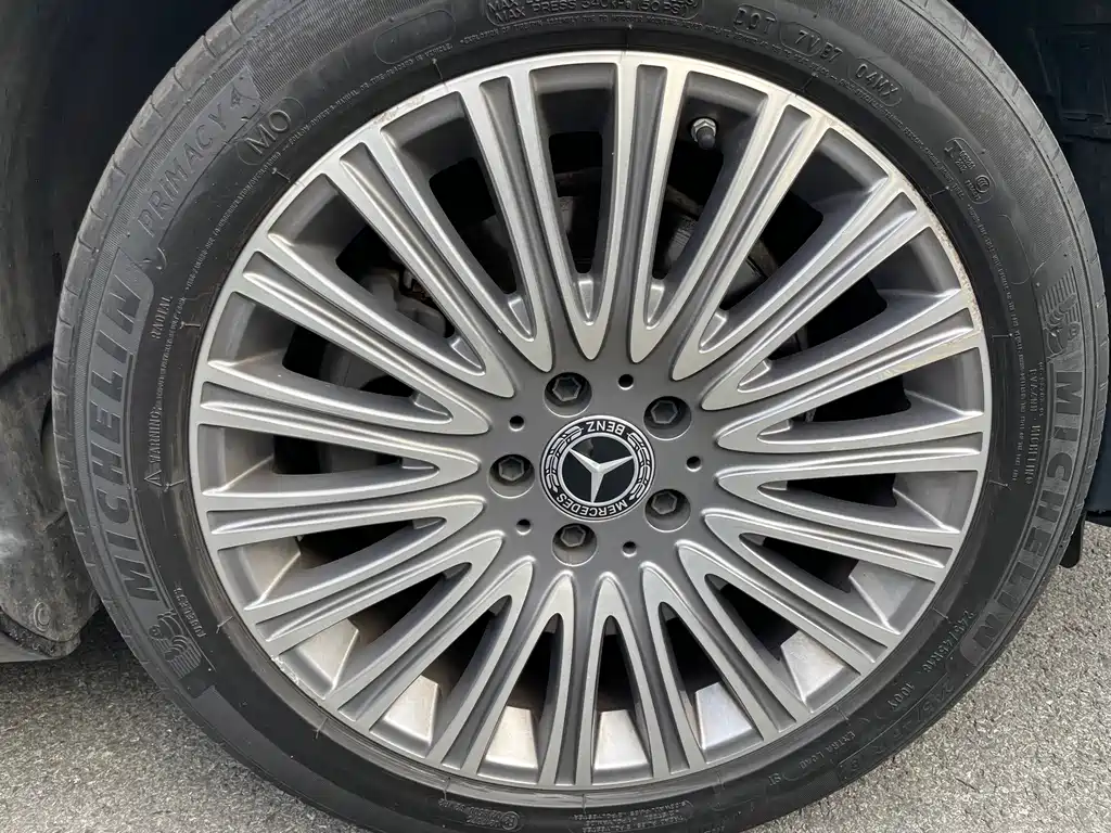 Mercedes-Benz E-Class — миниатюра 14