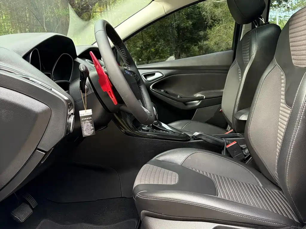 Ford Focus — миниатюра 11