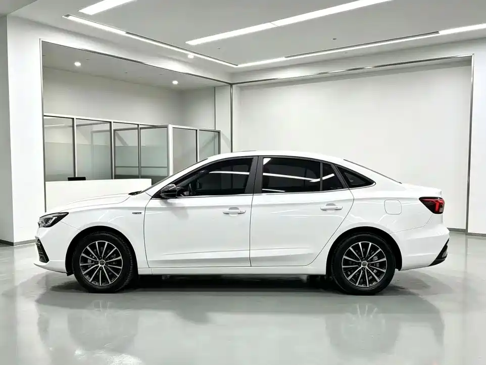 Roewe i5 — миниатюра 3