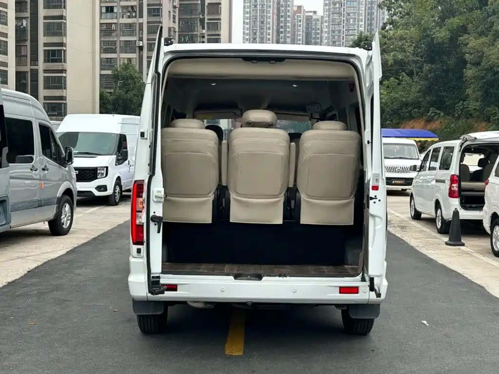 MAXUS V80 — миниатюра 16