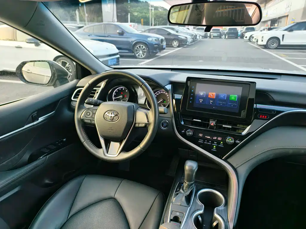 Toyota Camry — миниатюра 8