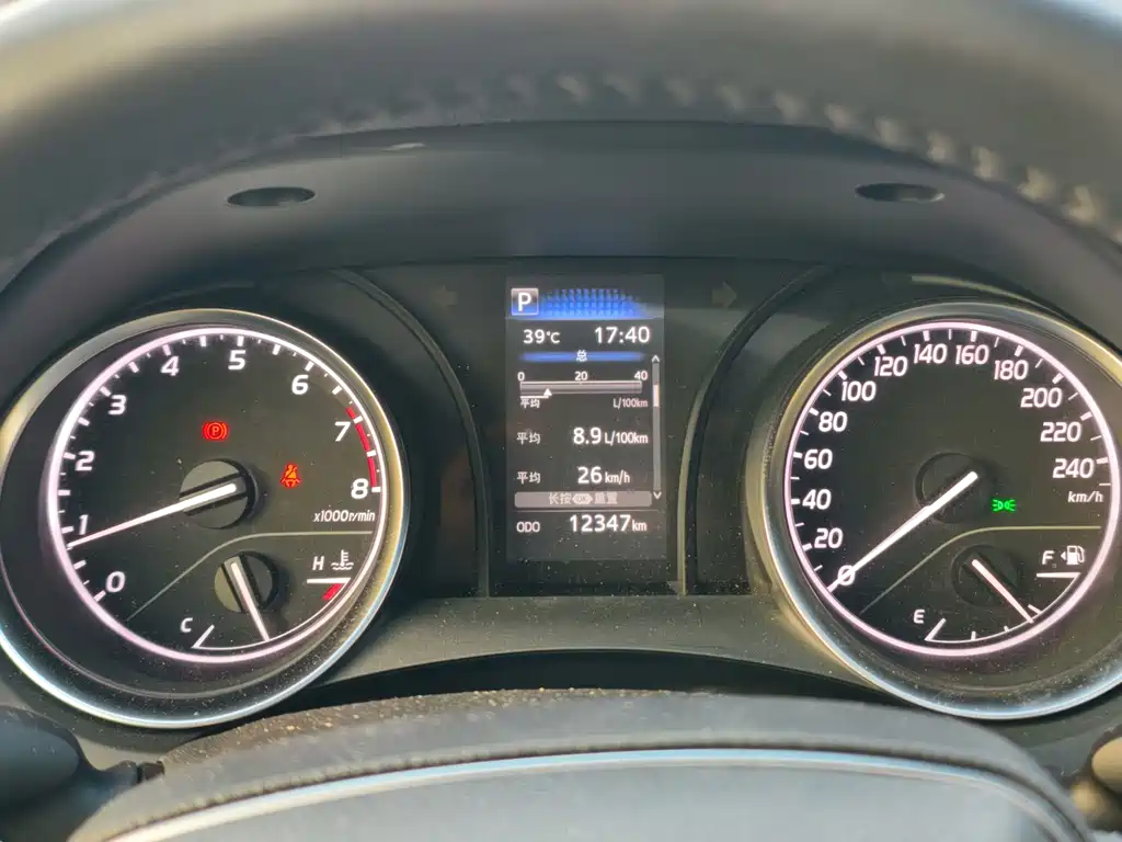 Toyota Camry — миниатюра 19