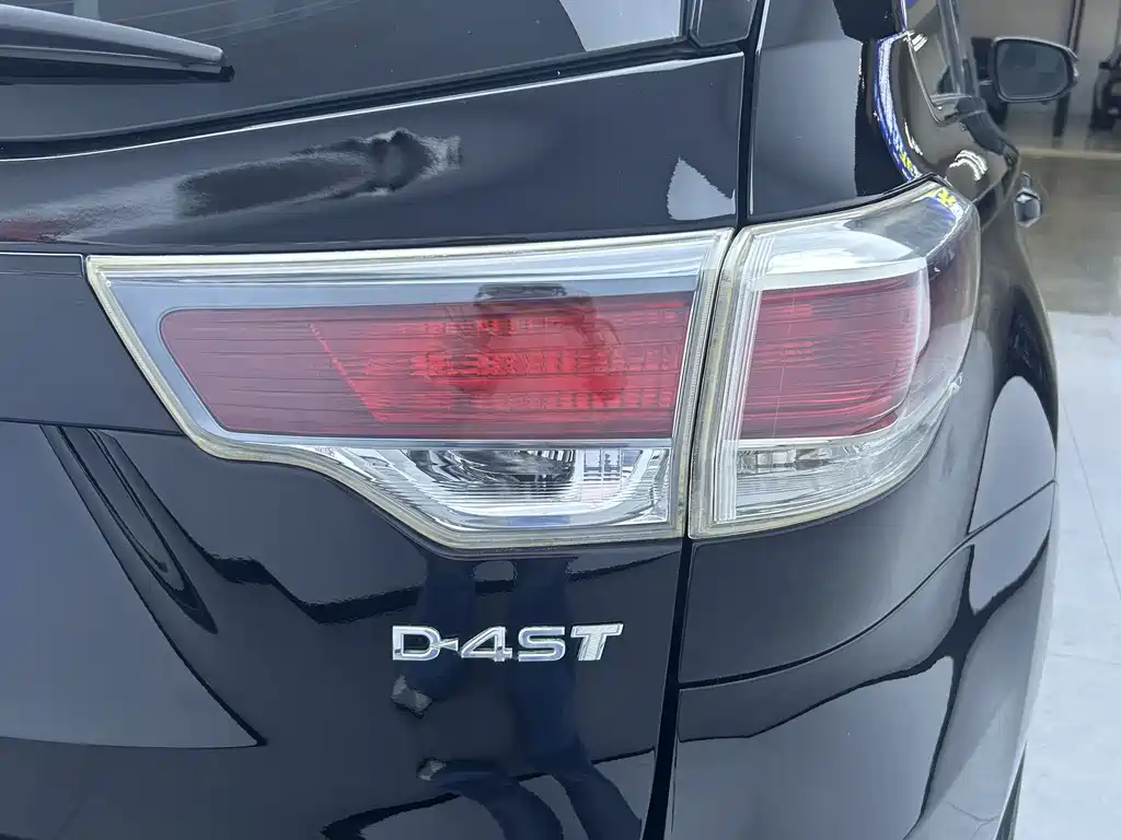 Toyota Highlander 2015 2.0T Luxury 7 мест