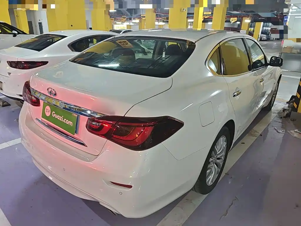 Infiniti Q70 — миниатюра 7