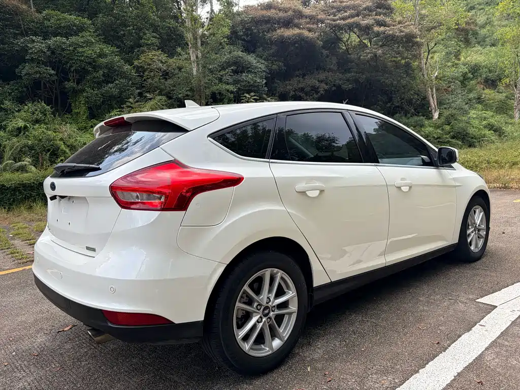 Ford Focus — миниатюра 9