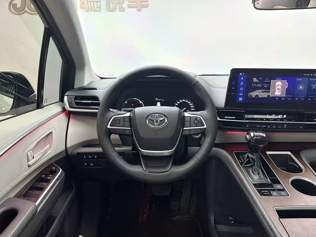 Toyota Sienna — миниатюра 9