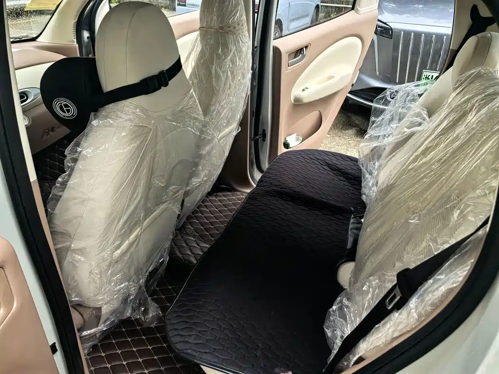 Wuling MINIEV — миниатюра 8