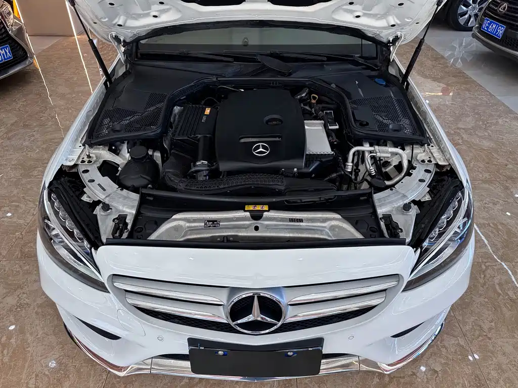 Mercedes-Benz C-Class — миниатюра 16