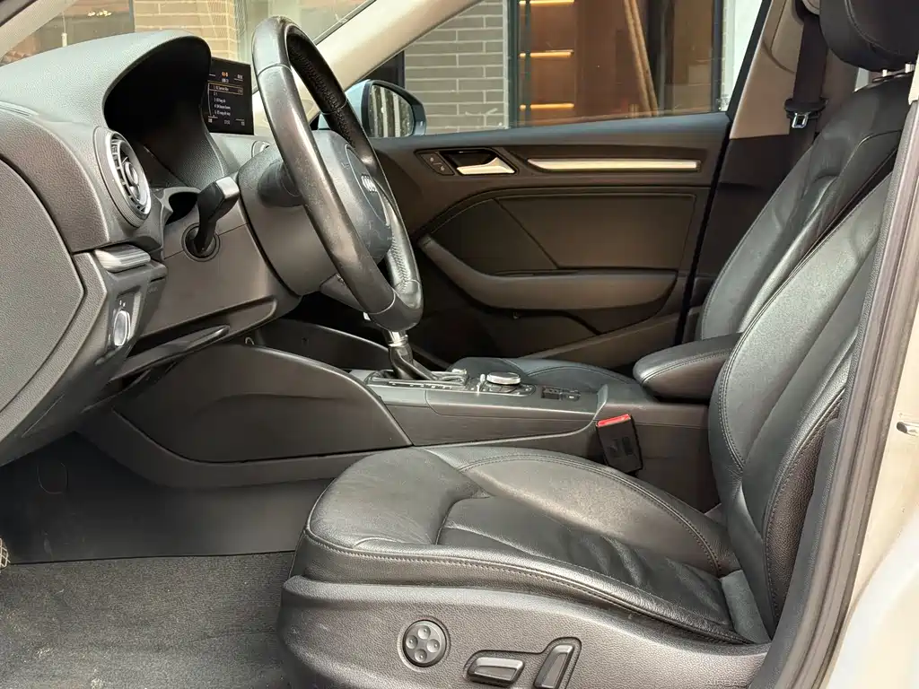 Audi A3 2014 Sportback 35 TFSI AT Comfort