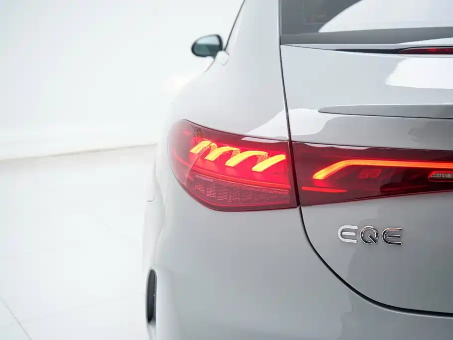 Mercedes-Benz EQE — миниатюра 12