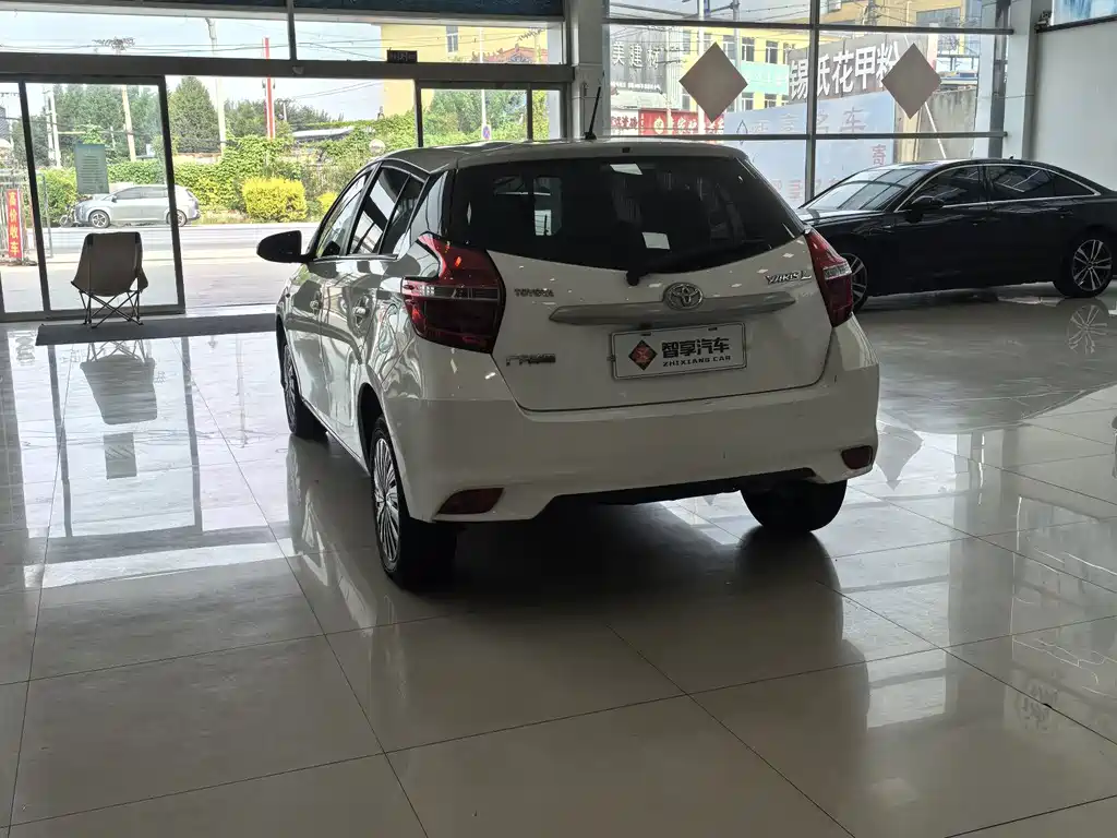 Toyota Yaris L — миниатюра 4