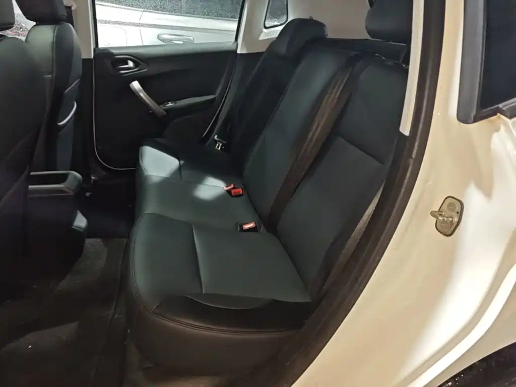 Peugeot 2008 — миниатюра 17