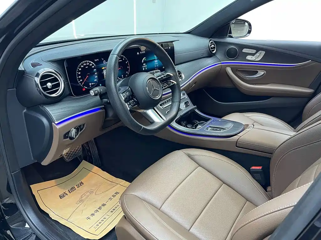 Mercedes-Benz E-Class — миниатюра 11