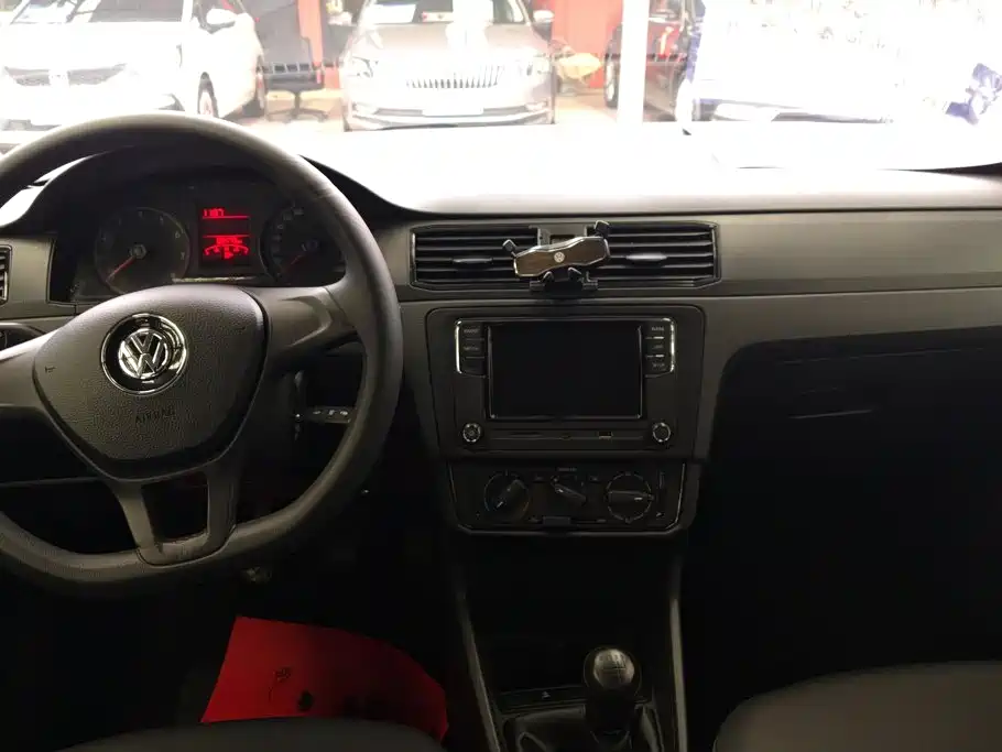 Volkswagen Santana — миниатюра 12