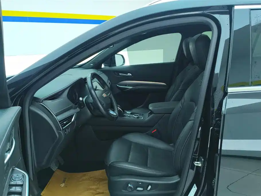 Cadillac XT4 2022 28T Luxury