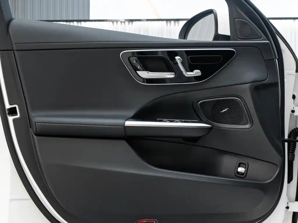 Mercedes-Benz C-Class — миниатюра 21