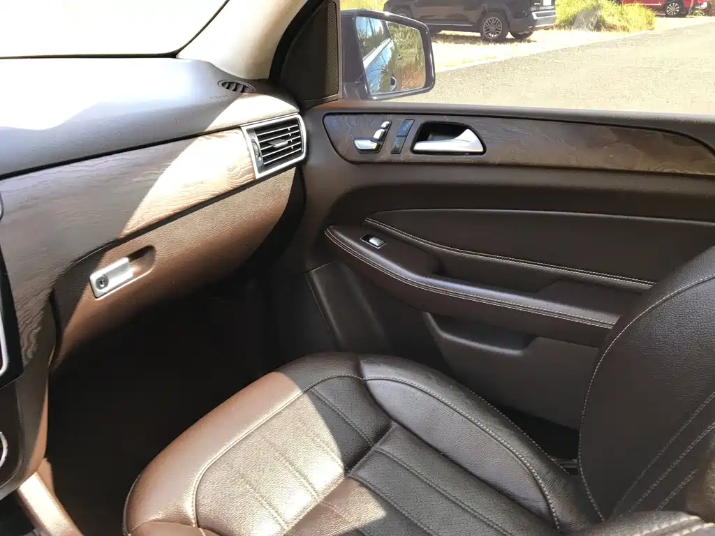 Mercedes-Benz GLE (Import) — миниатюра 16