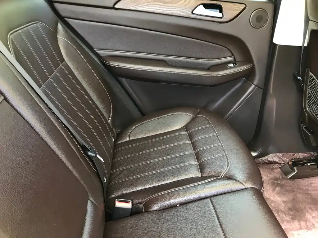 Mercedes-Benz GLE (Import) — миниатюра 23