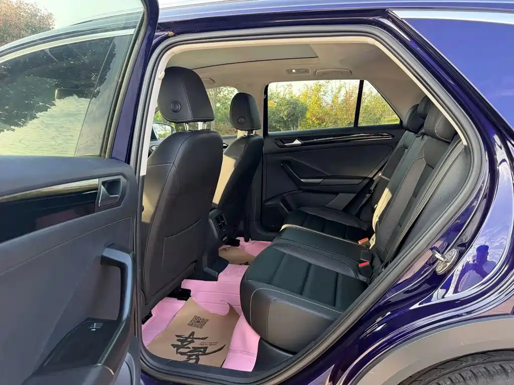 Volkswagen T-Roc — миниатюра 6