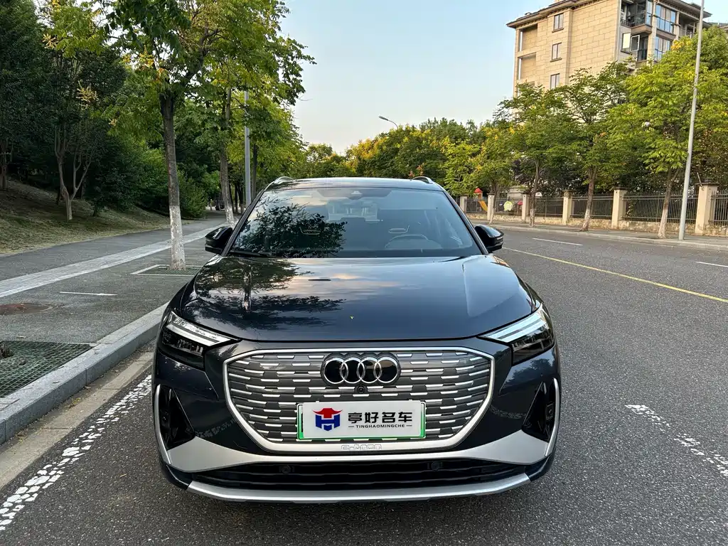 Audi Q4 e-tron — миниатюра 2