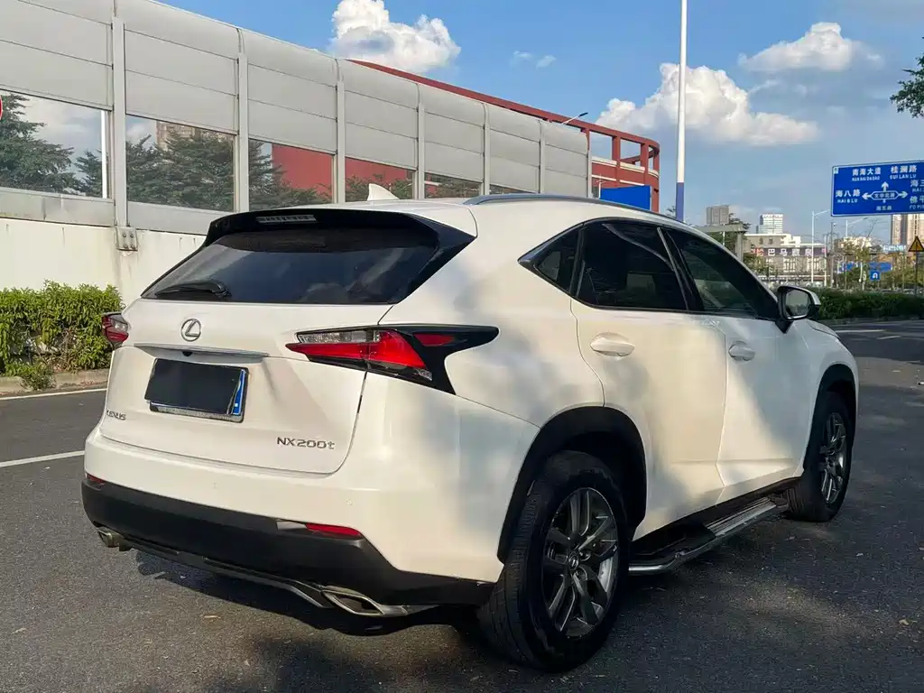 Lexus NX — миниатюра 6
