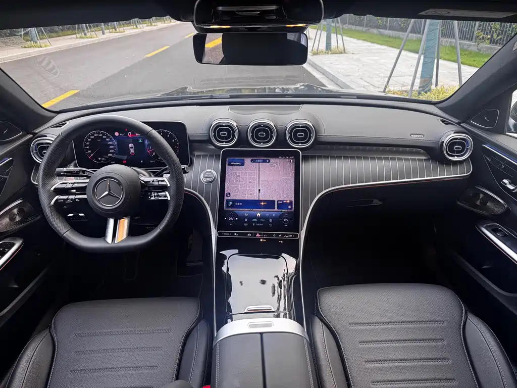 Mercedes-Benz C-Class — миниатюра 11