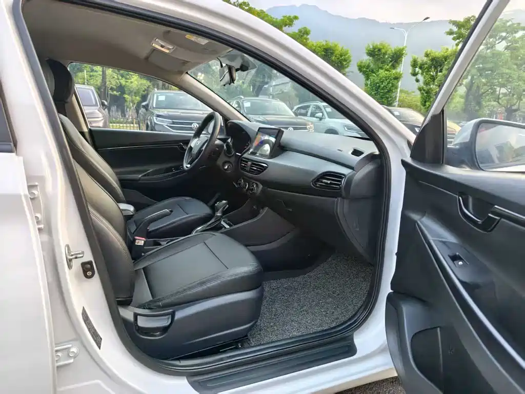 Hyundai Elantra — миниатюра 5