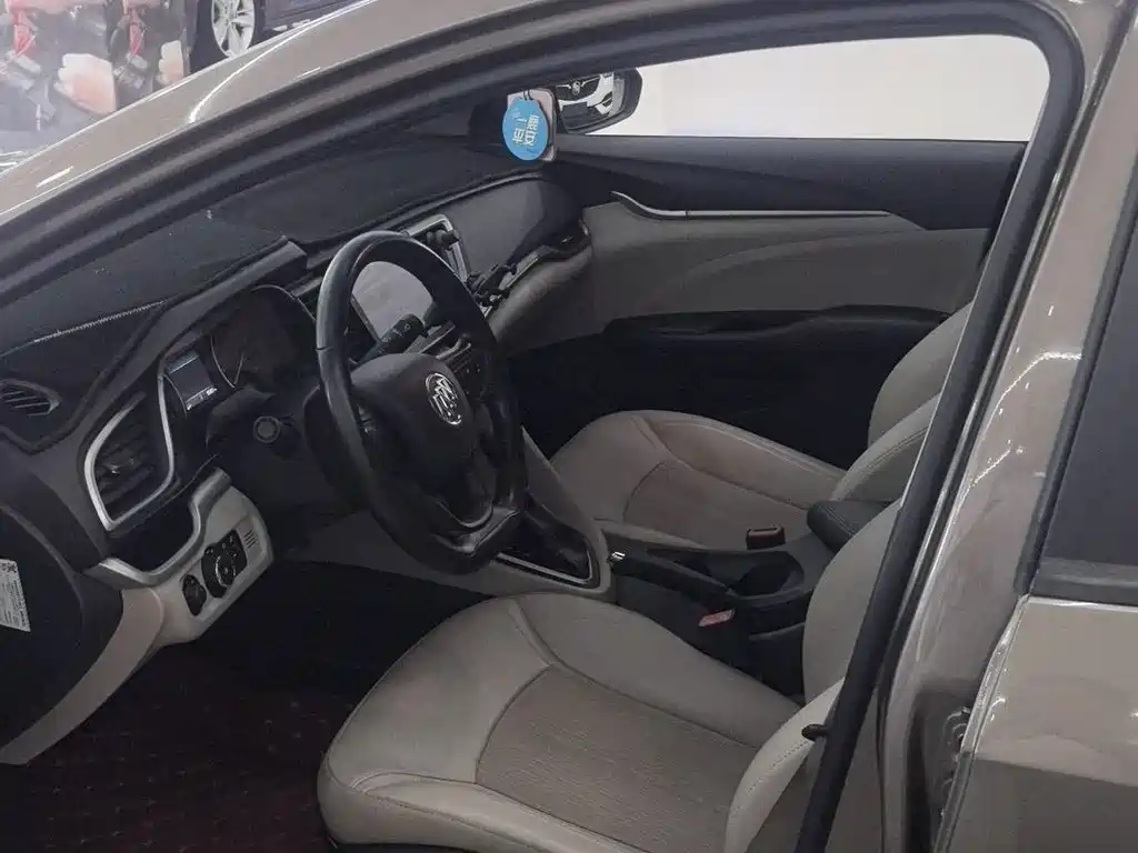 Buick Excelle — миниатюра 9