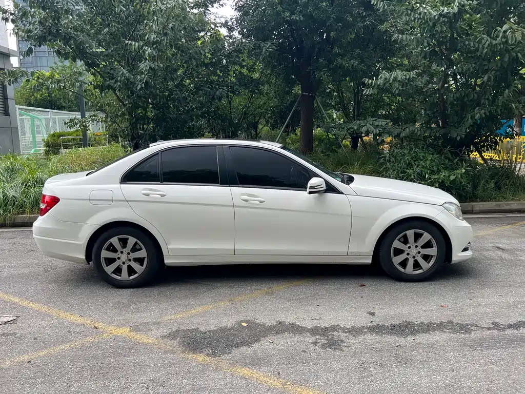 Mercedes-Benz C-Class — миниатюра 4