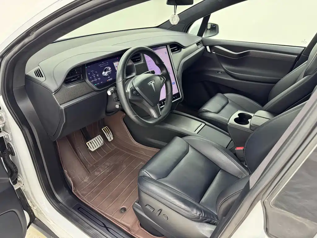 Tesla Model X — миниатюра 12