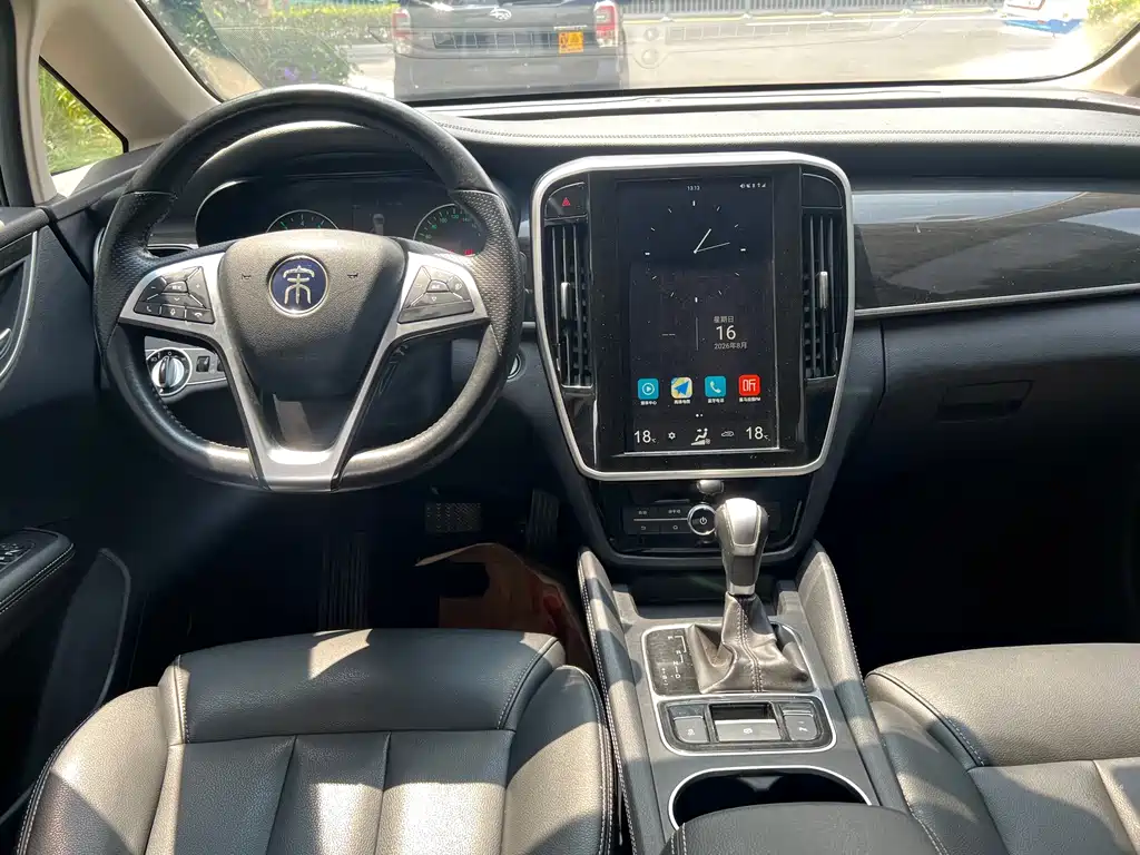 BYD MAX — миниатюра 11