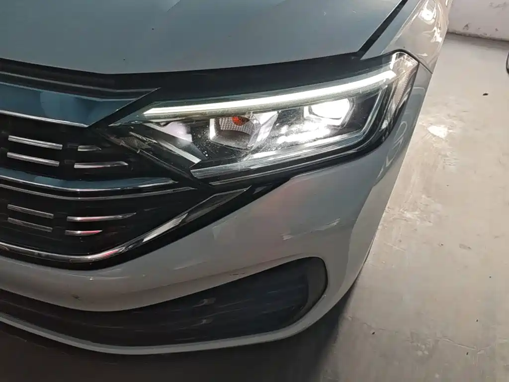 Volkswagen Sagitar — миниатюра 24