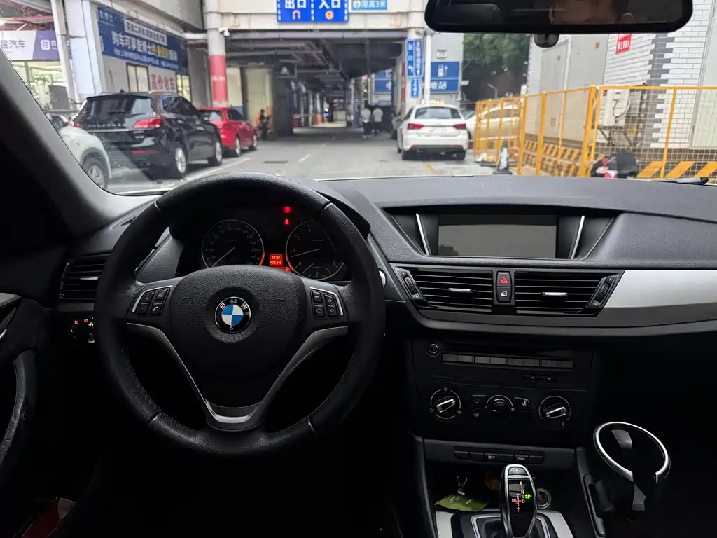 BMW X1 — миниатюра 6