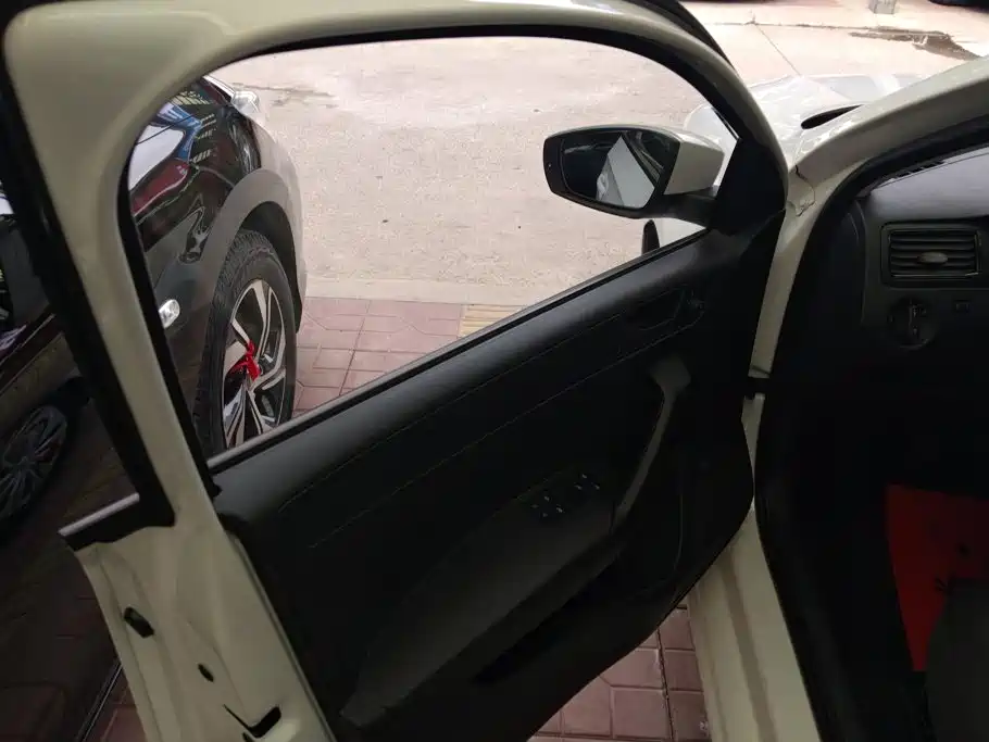 Volkswagen Santana — миниатюра 7
