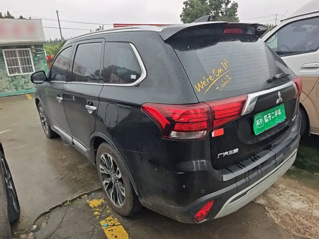 Mitsubishi Outlander — миниатюра 5