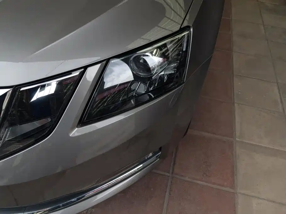 Skoda Octavia — миниатюра 5