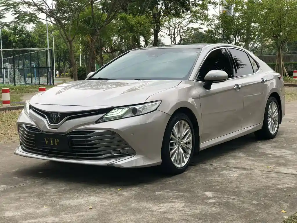Toyota Camry — миниатюра 3