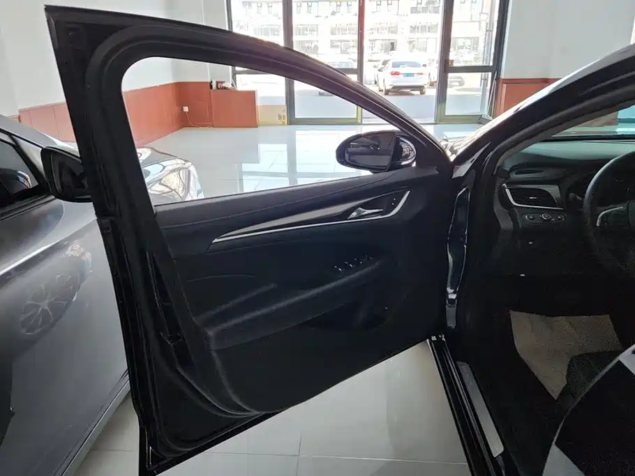 Buick LaCrosse — миниатюра 7