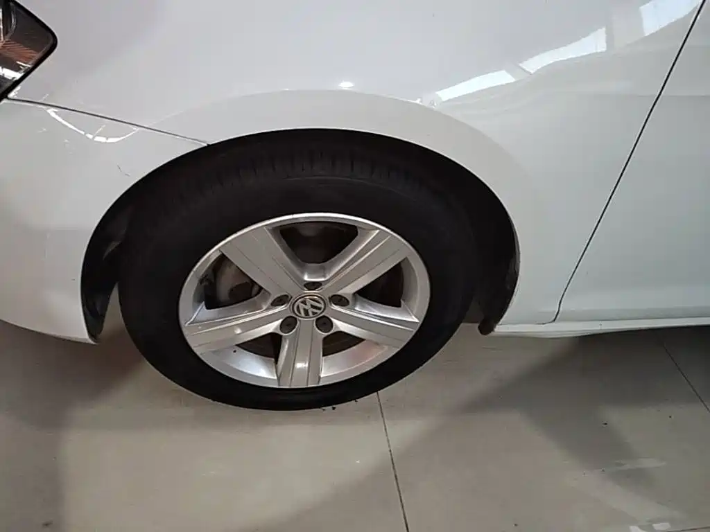Volkswagen Golf — миниатюра 23