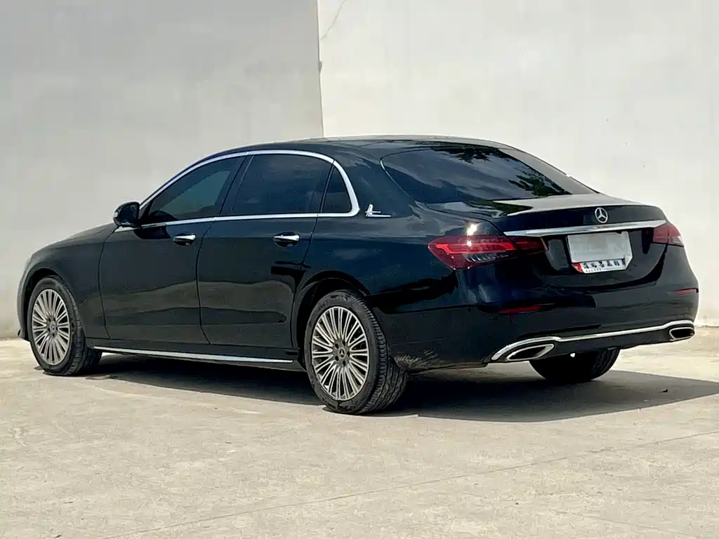 Mercedes-Benz E-Class — миниатюра 3
