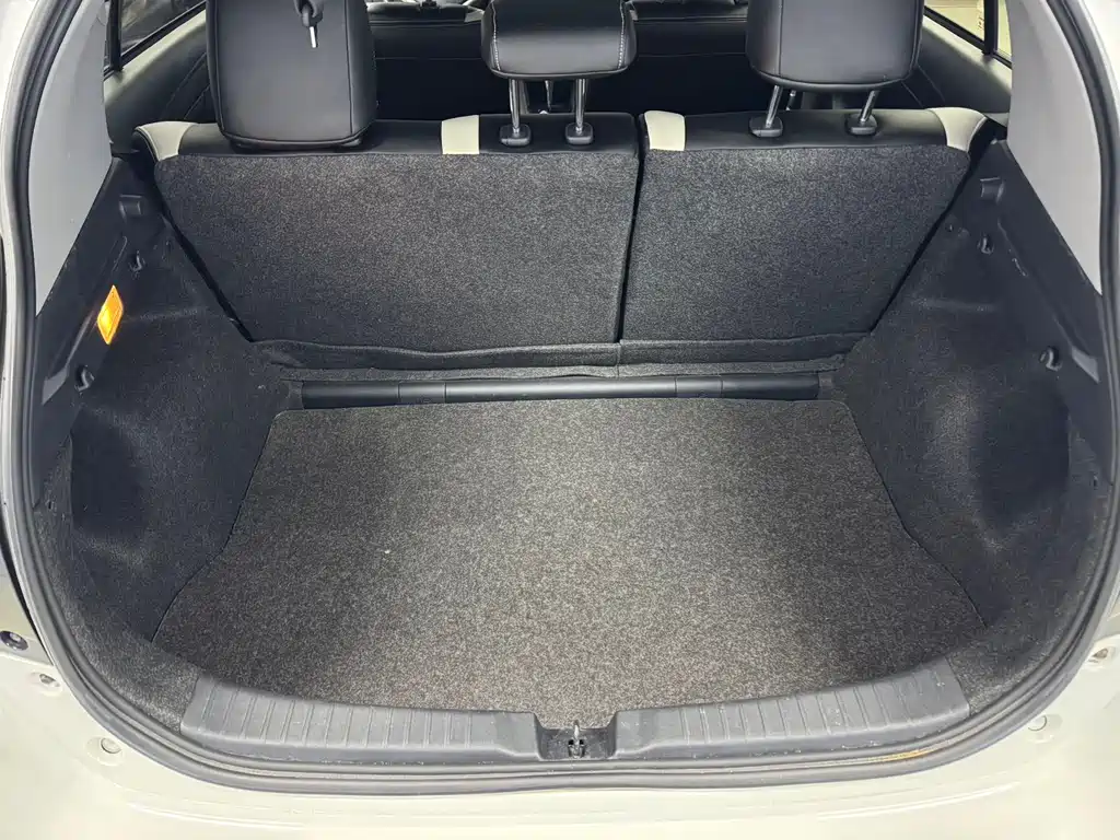 TOYOTA YARIS L ZHIXUAN