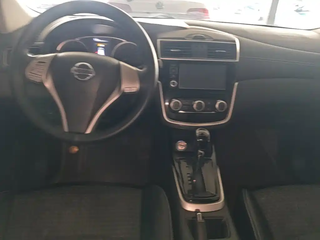 Nissan Tiida — миниатюра 10
